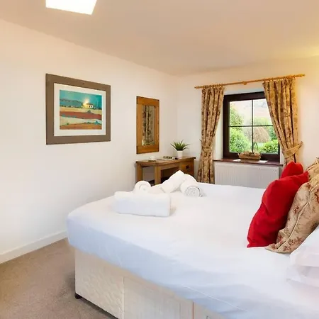 Old Barn 뉴비브리지